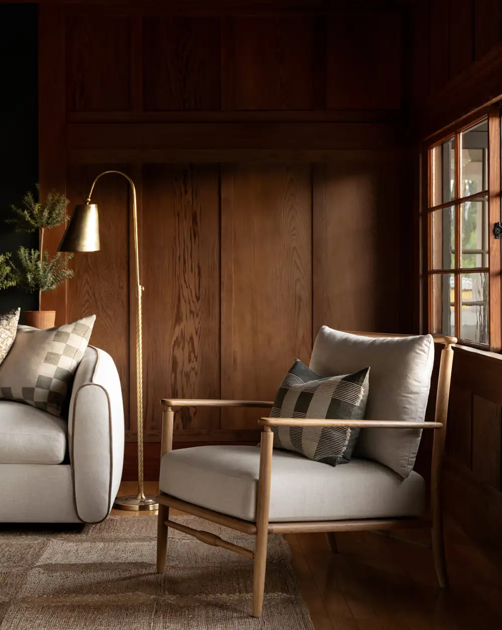 Traditional Oak Lounge Chair