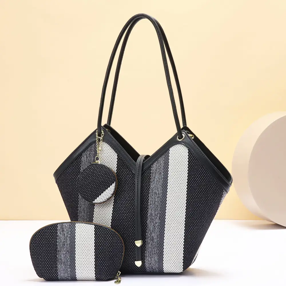 Minimal Roomy Shoulder Bag