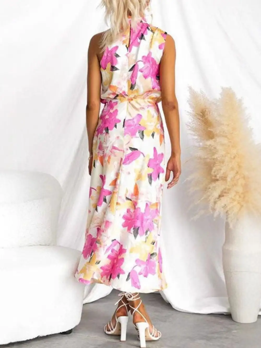 Refined Sleeveless Floral Midi Dress