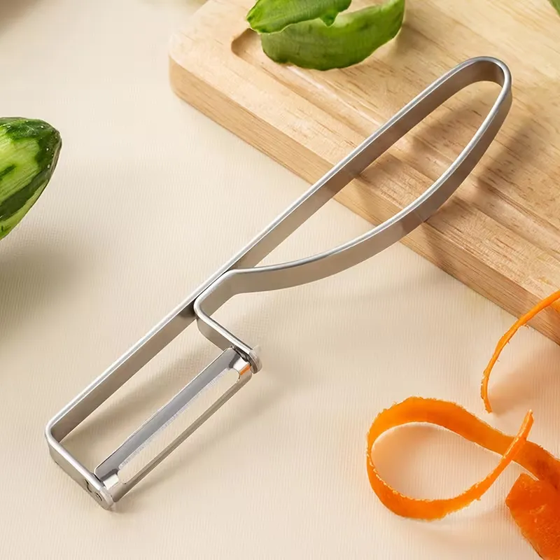 User-Friendly Kitchen Vegetable Peeler