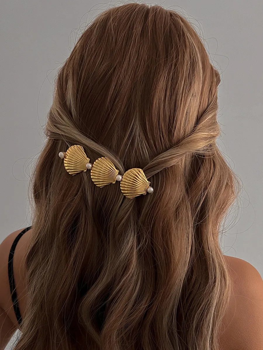Heidi Shell Pearl Hair Clip