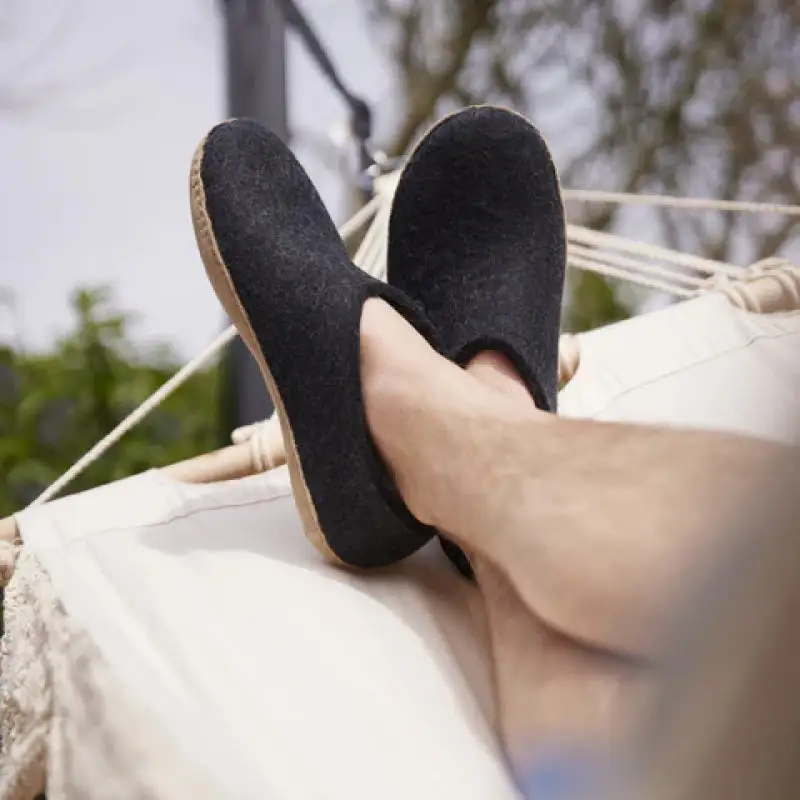 Refined Wool Felt Indoor Slippers