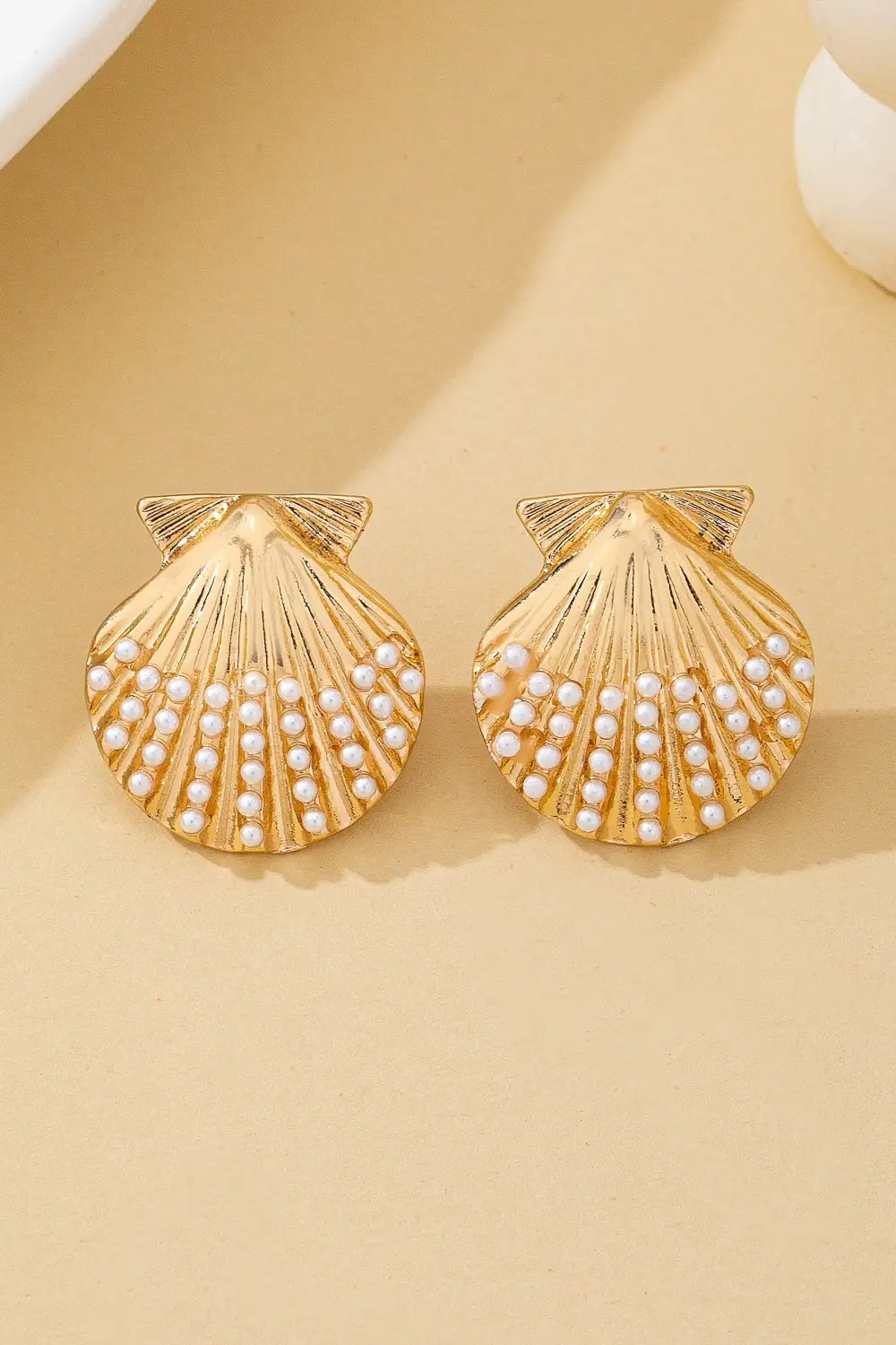 Scalloped Shell Pearl Stud arrings