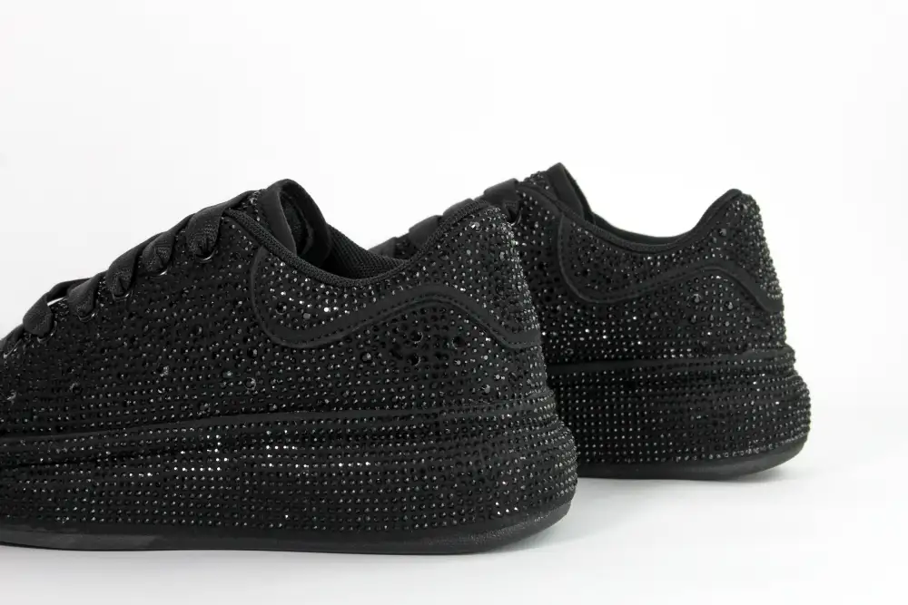 DOLLY | BLACK