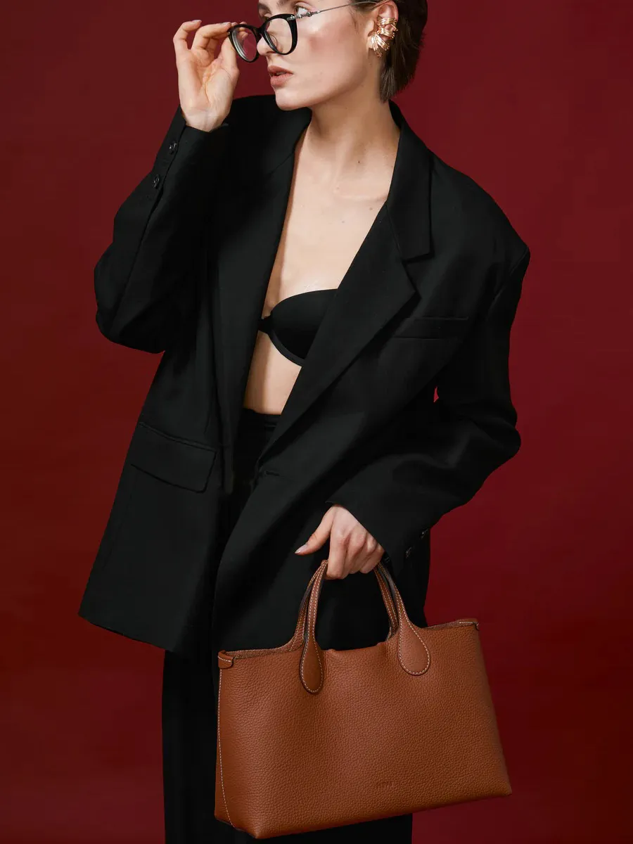 Estella Tote M Bag in Leather