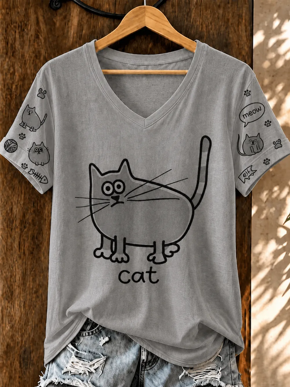 Women'S Cute Cat Printed V-Neck T-Shirt