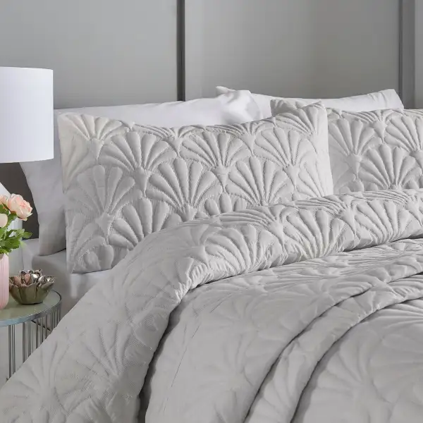 Modern Bedroom Reversible Plain Microfiber Duvet Cover Set