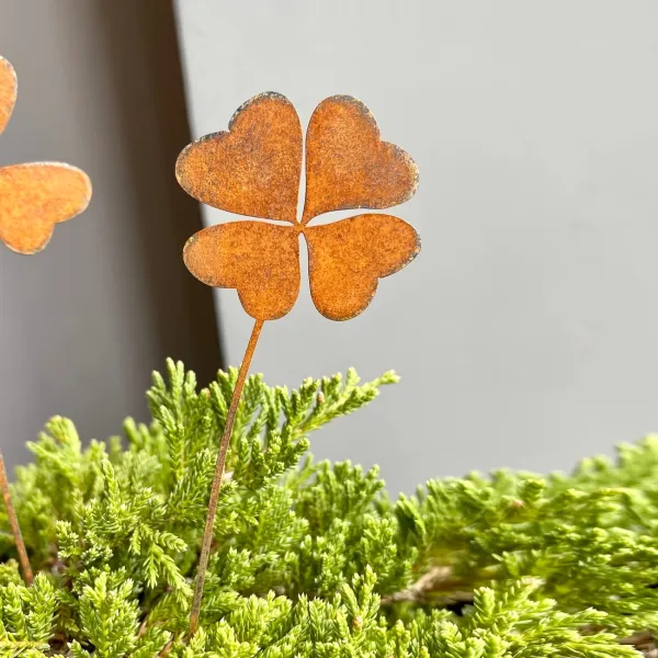 Lucky Clover Garden Stakes