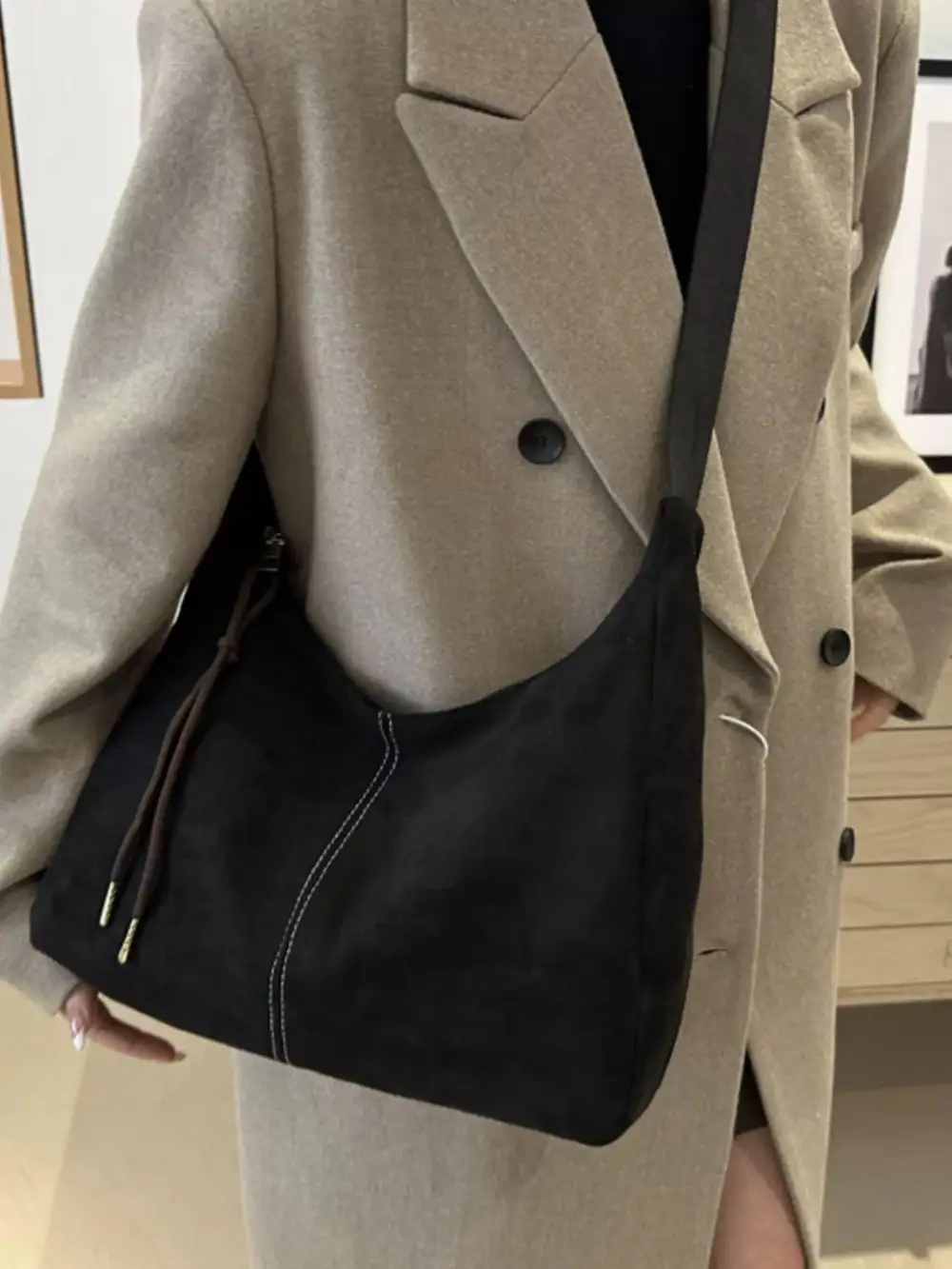 Minimal Look Crossbody Bag