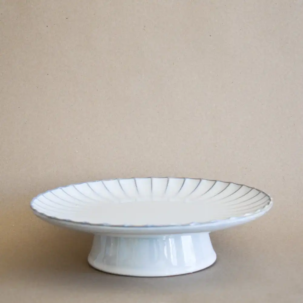 Scalloped Ceramic Cake Stand