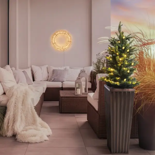 Everyday LED Illuminated Decorative Wreath