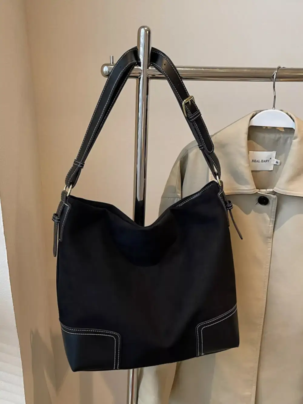 Versatile Silhouette Shoulder Bag