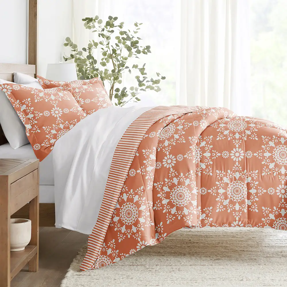 Daisy Medallion Reversible Down Alternative Comforter Set