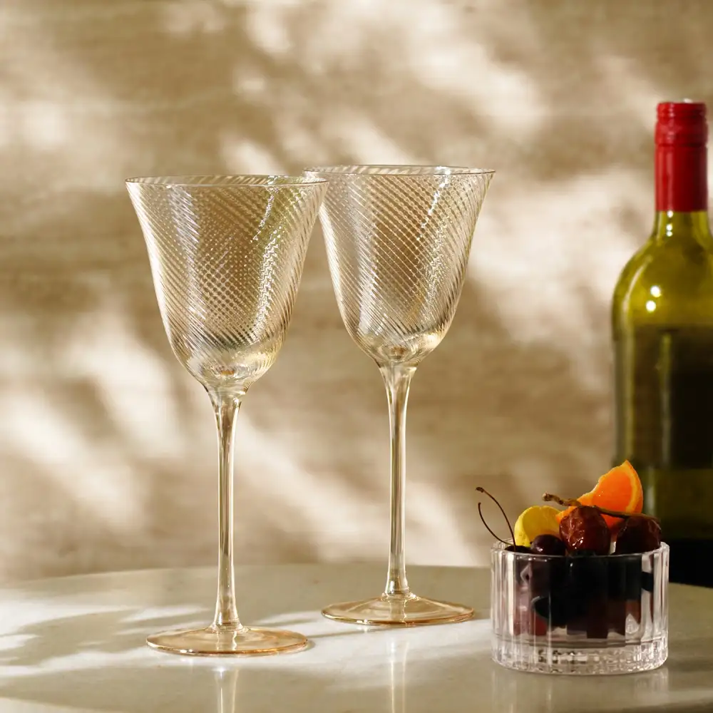 Light Amber Swirl Wine Glass Set