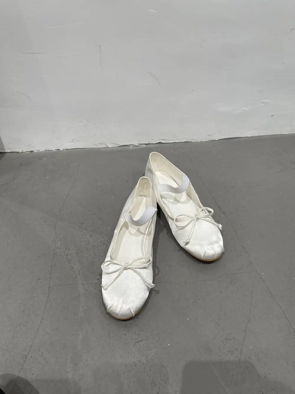 Chic Faux Leather Elastic Strap Ballet Flats
