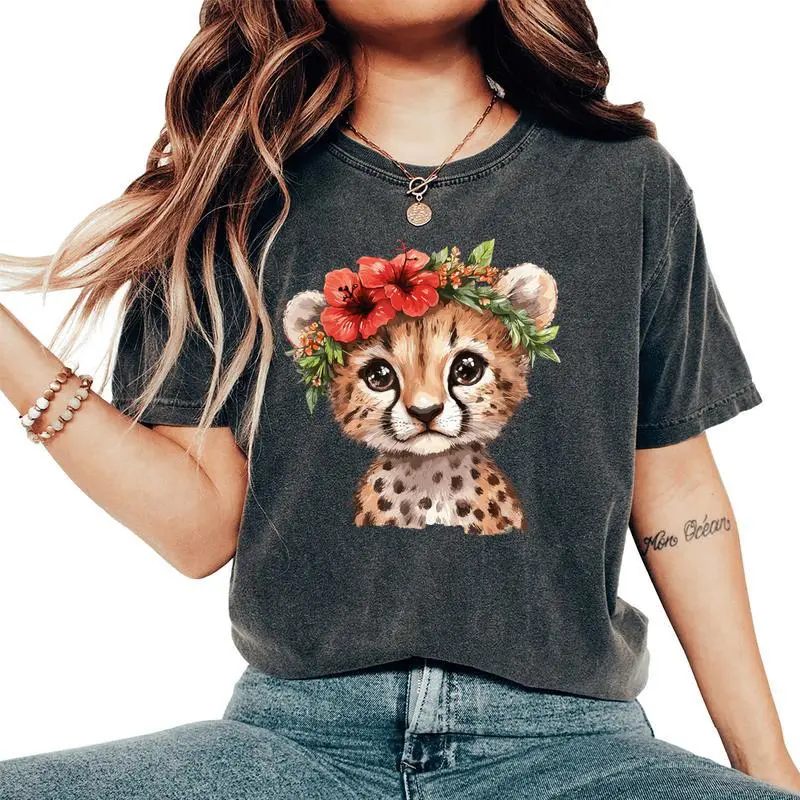 Cute Cheetah With Flower Crown Women's Oversized Comfort T-Shirt