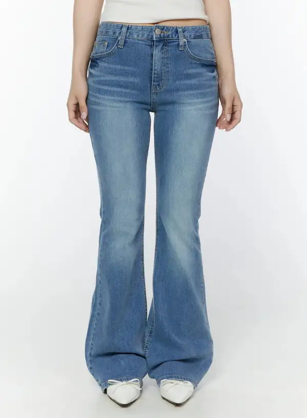 Regular-Fit Stretch Bootcut Jeans