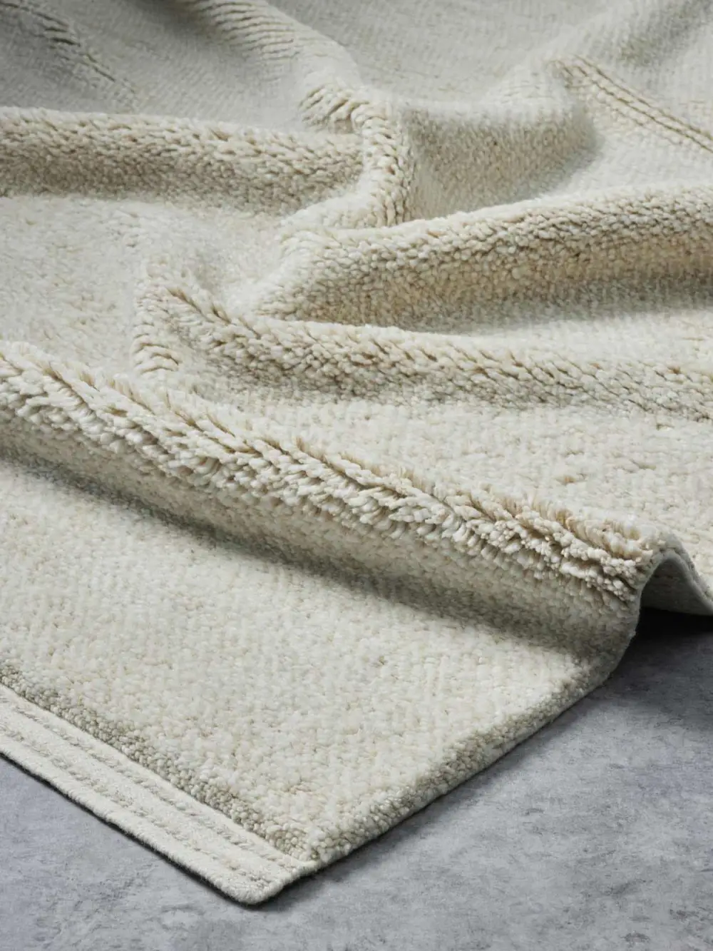 Wool Handwoven Linear Balanced Area Rug