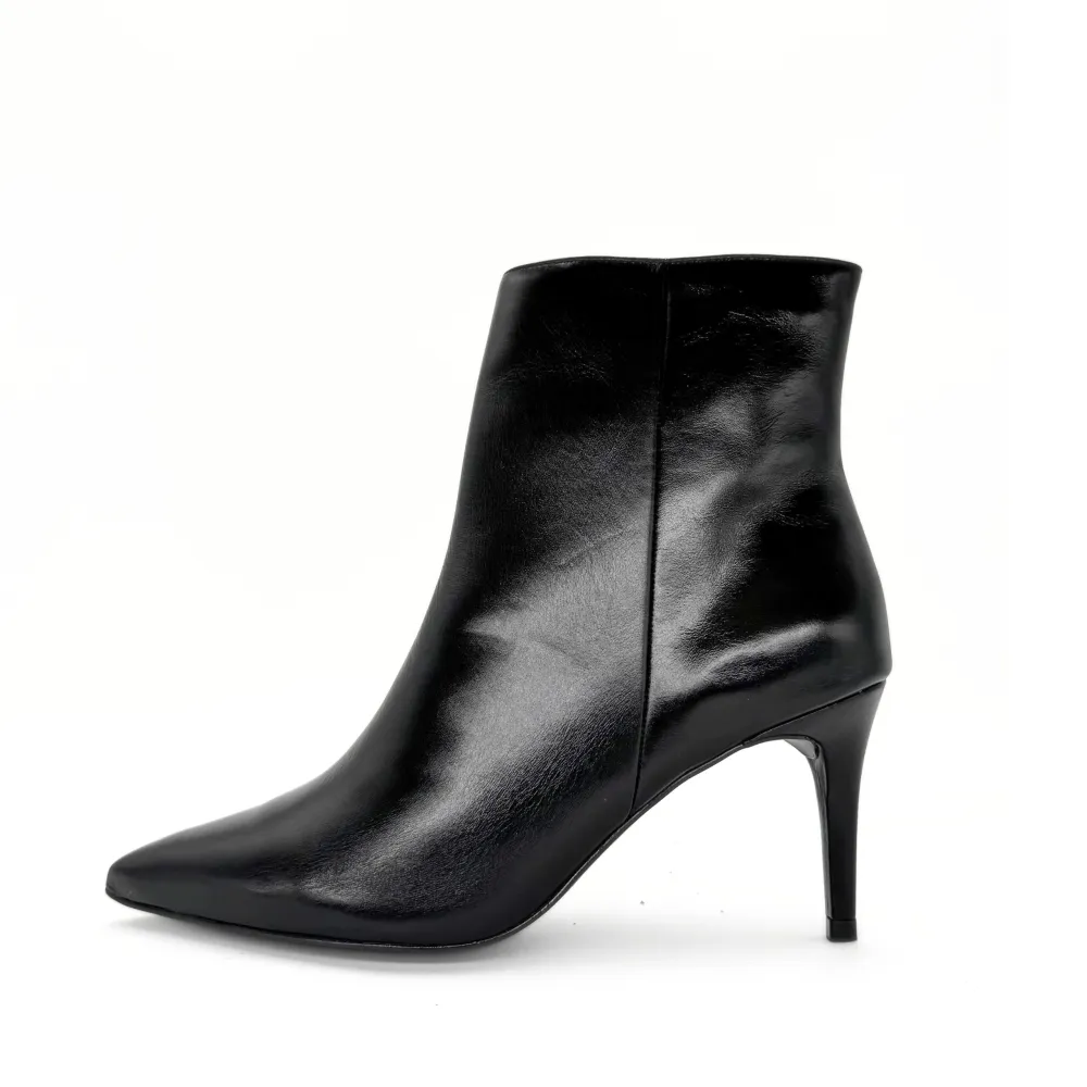 Shiny Leather Pointed Toe Ankle Boots