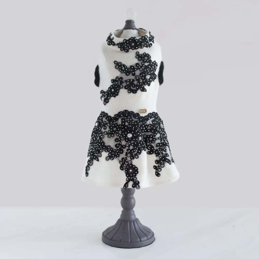 Flexible Thoughtful Dog Dress