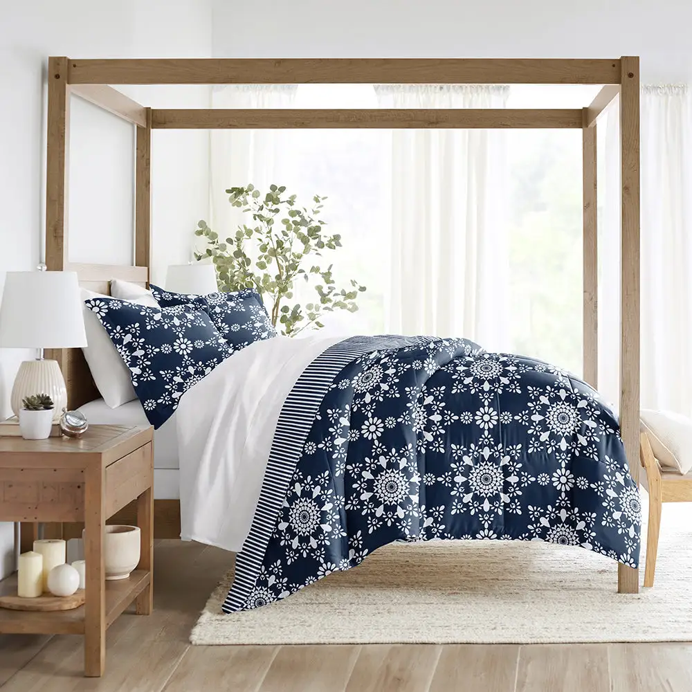 Daisy Medallion Reversible Down Alternative Comforter Set