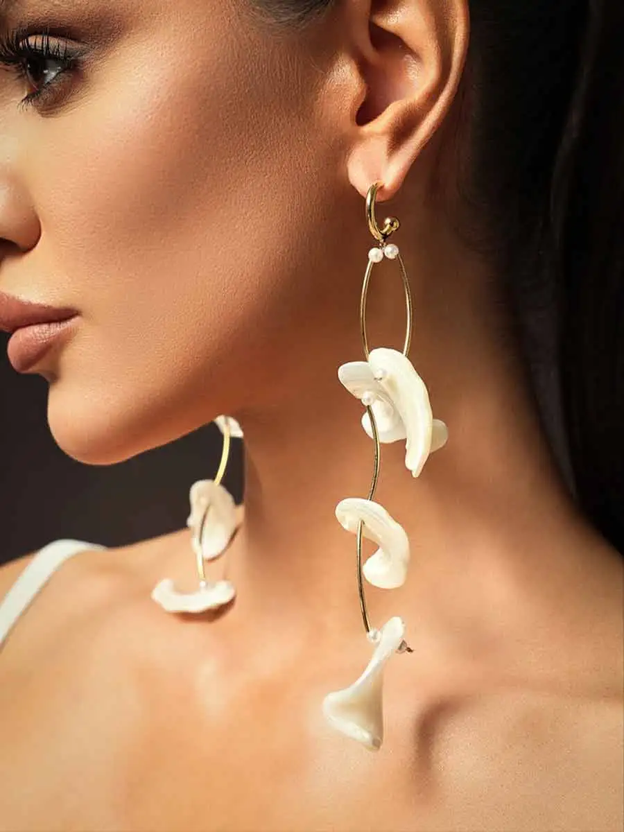 Annalise Irregular Pearl Earrings