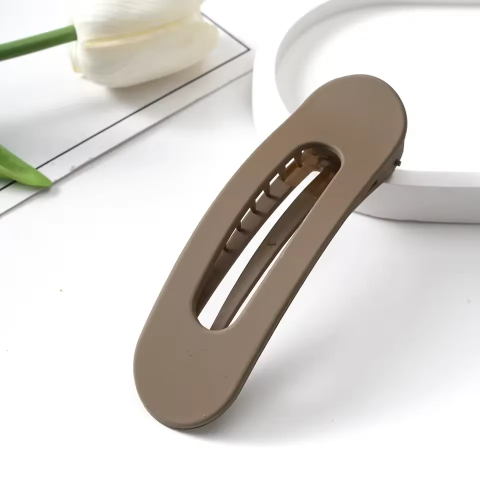 Minimalist Neutral Tone Oval Hair Clip