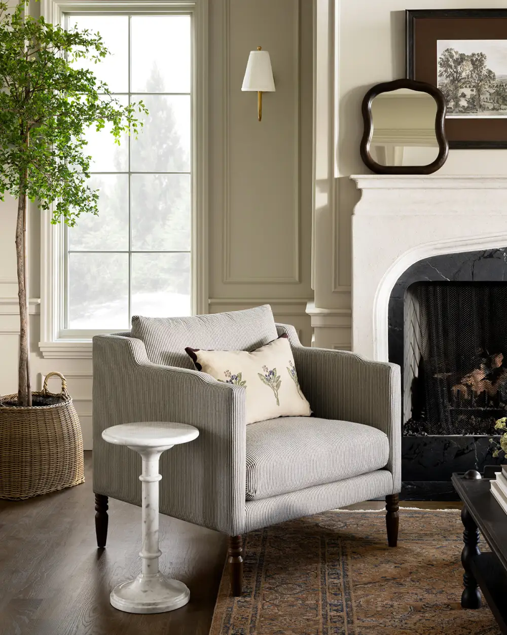 Traditional Classic Lounge Chair