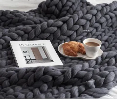 Chunky-Knit Knitted Wool Decorative Throw Blanket