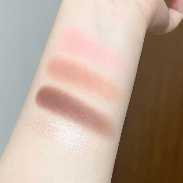 4 Colors Under Eye Eyeshadow Palette