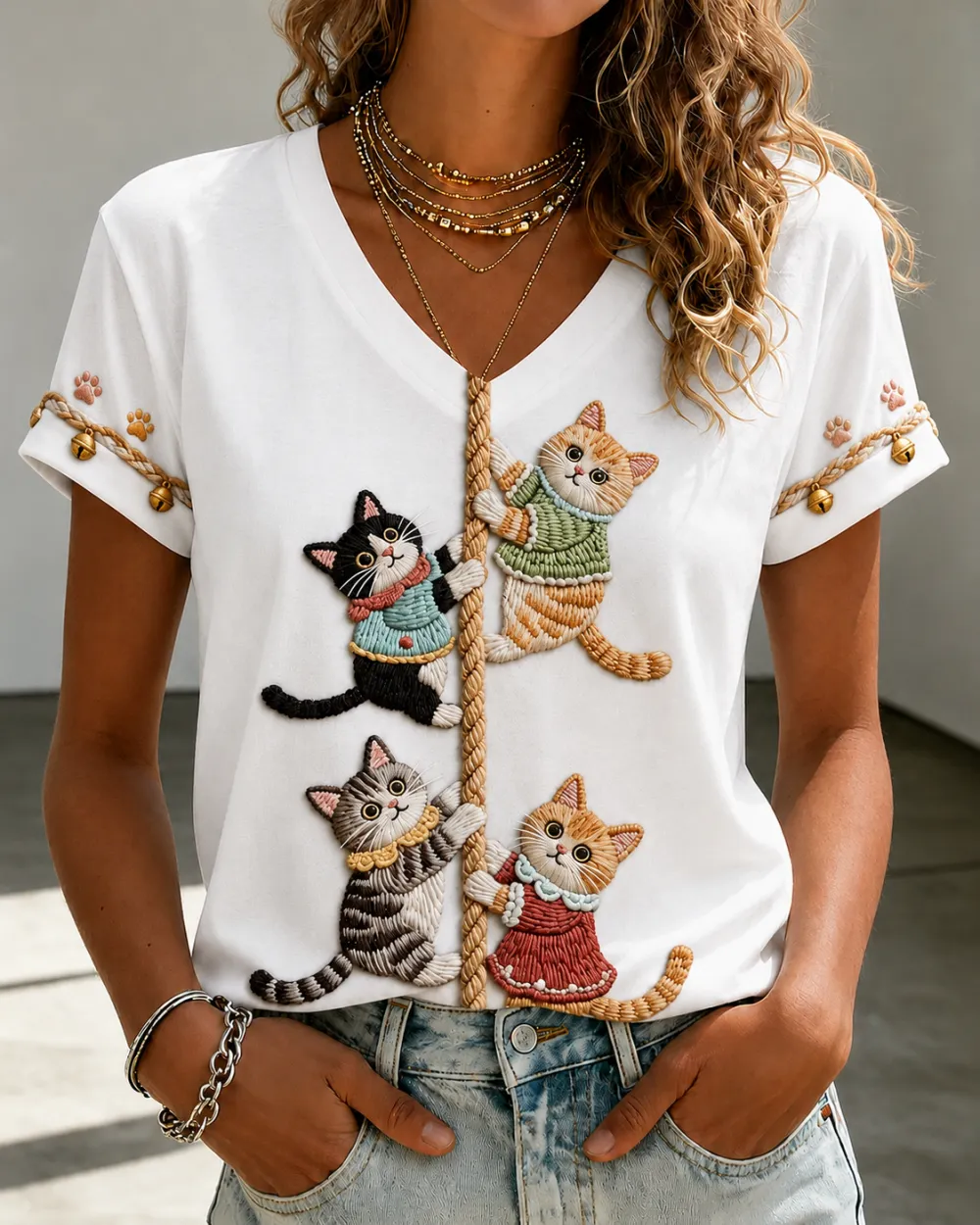Women'S Cute Cat Printed V-Neck T-Shirt