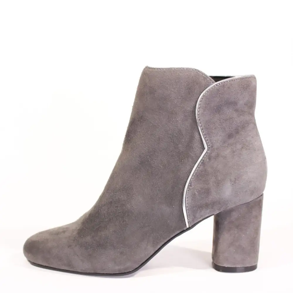 Scallop Suede Ankle Boots