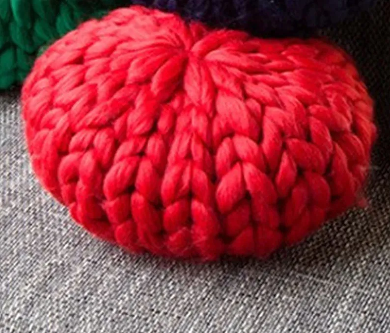 Chunky-Knit Woven Round Decorative Throw Blanket
