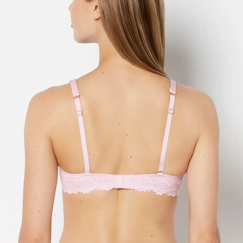 Full Coverage Lightly Lined Bra With Romantic Lace