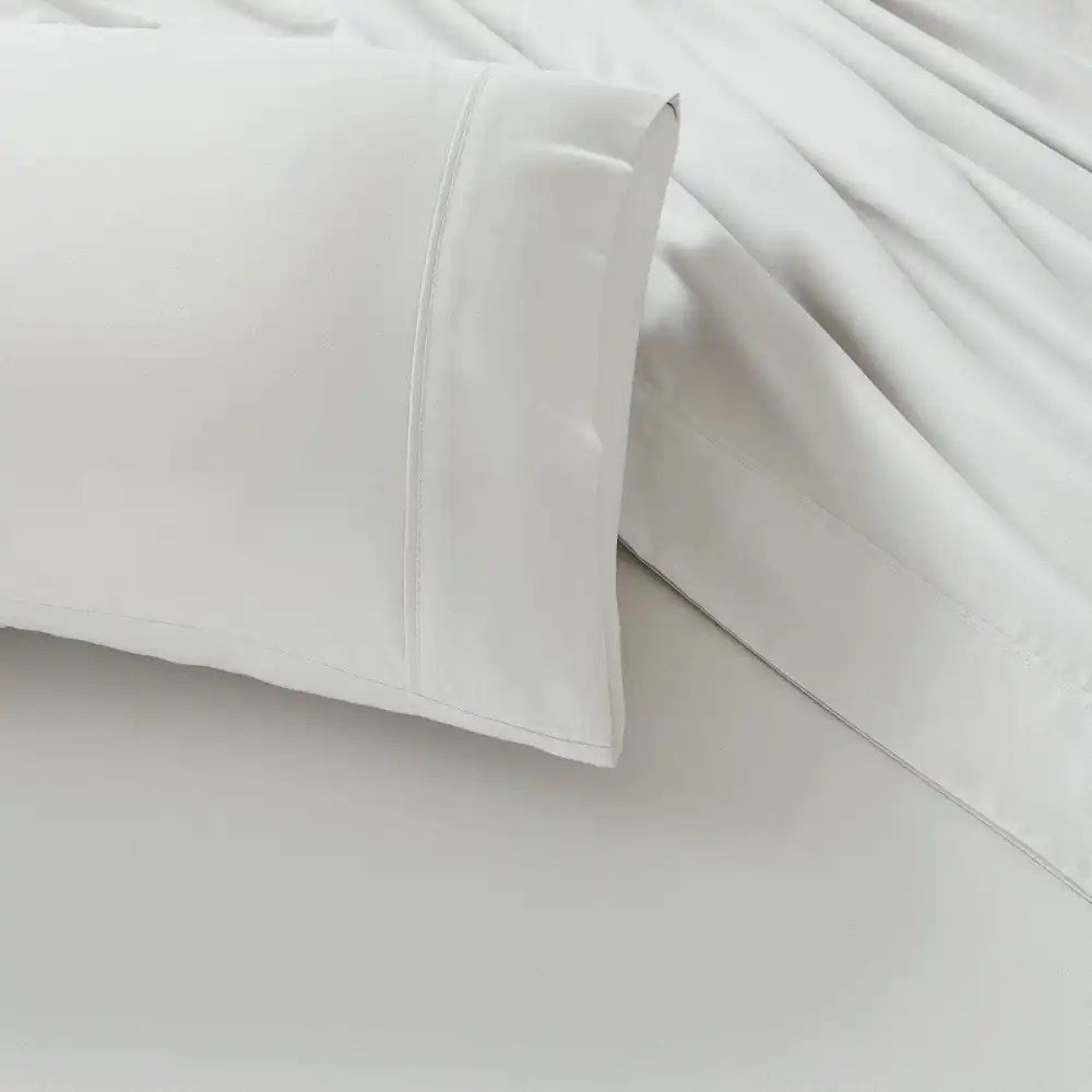 Clean Solid Sheet Bedding Set