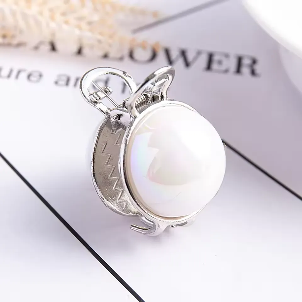 Elegant Round Pearl Hair Claw
