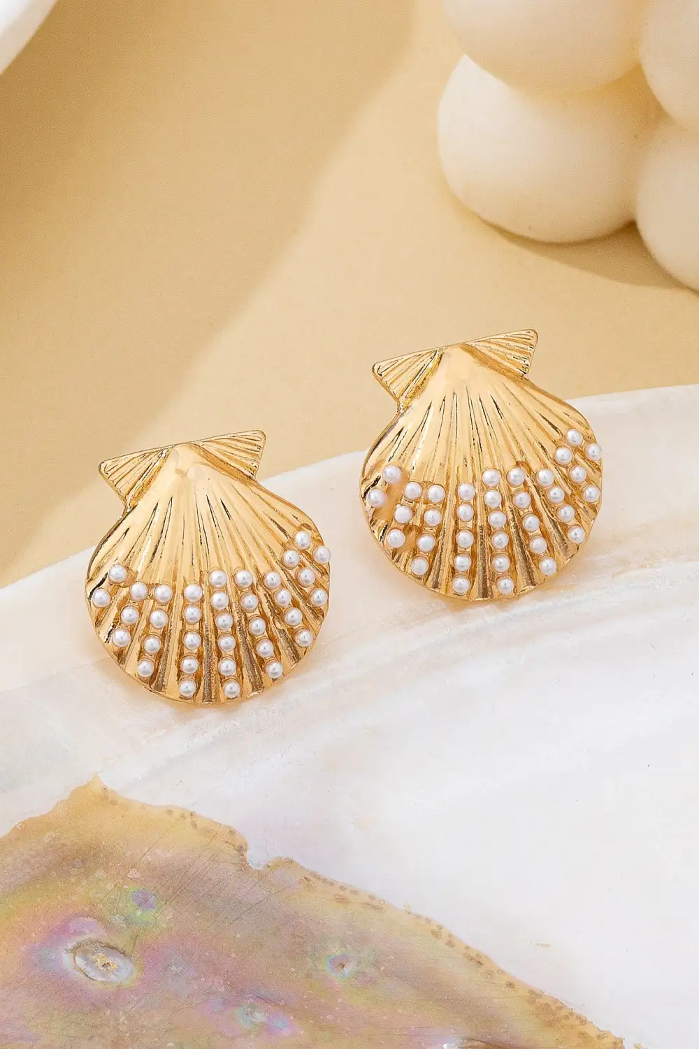 Scalloped Shell Pearl Stud arrings