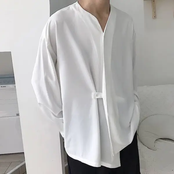 Men's Loosely Cut V-Neck Shirt With Concealed Button Placket And Band Closure