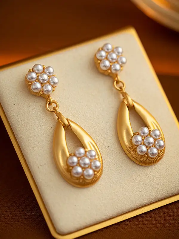 Streamlined Leaf Accent Earrings