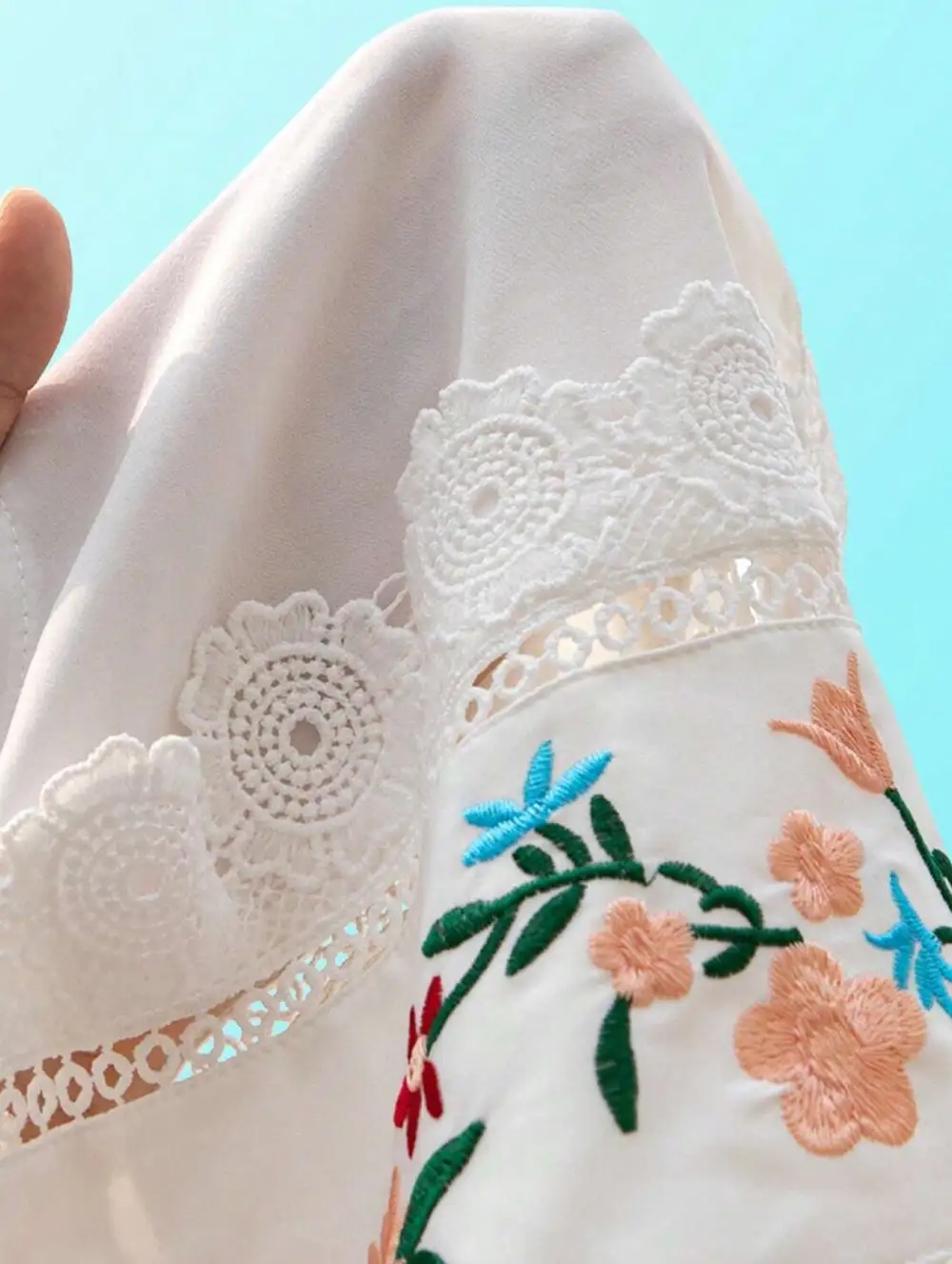 Lace Embroidered Sleeveless Blouse