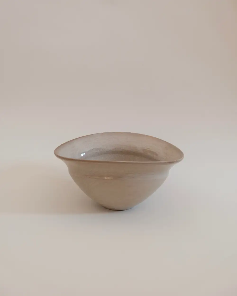 Crackled  Basin-Shaped Large Bowl