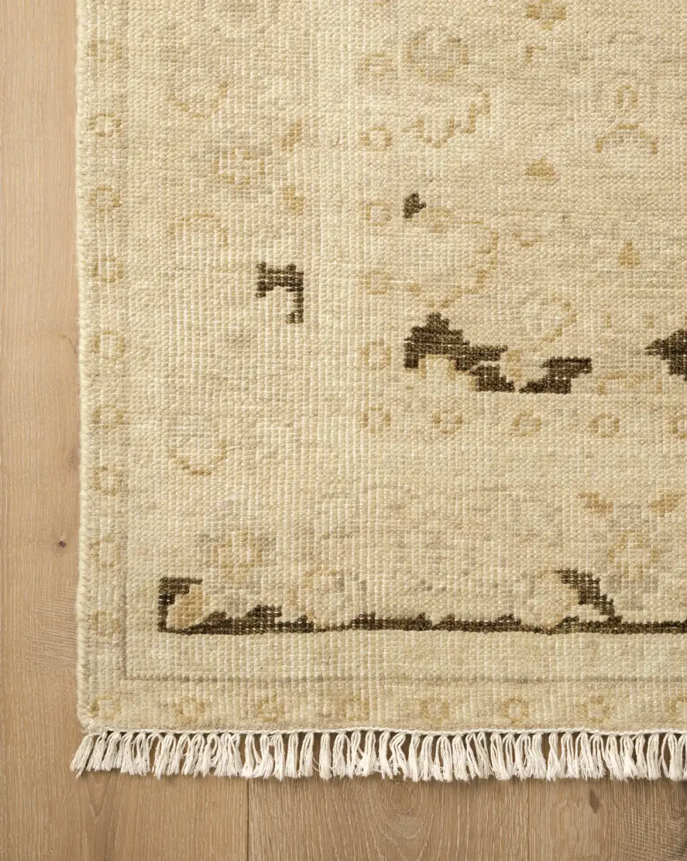 Heirloom-Inspired Hand-Knotted Wool Area Rug