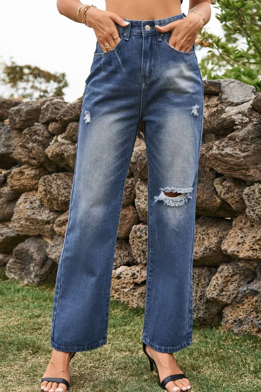 Distressed Buttoned Loose Fit Denim Jeans