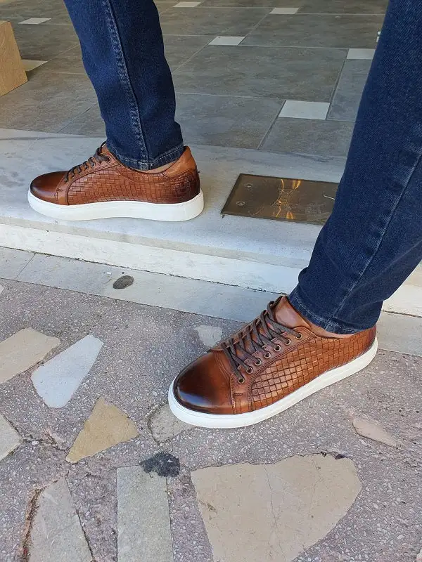 Suede Classic Low-Top Sneakers