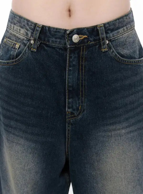 Wash Wide-Leg Jeans