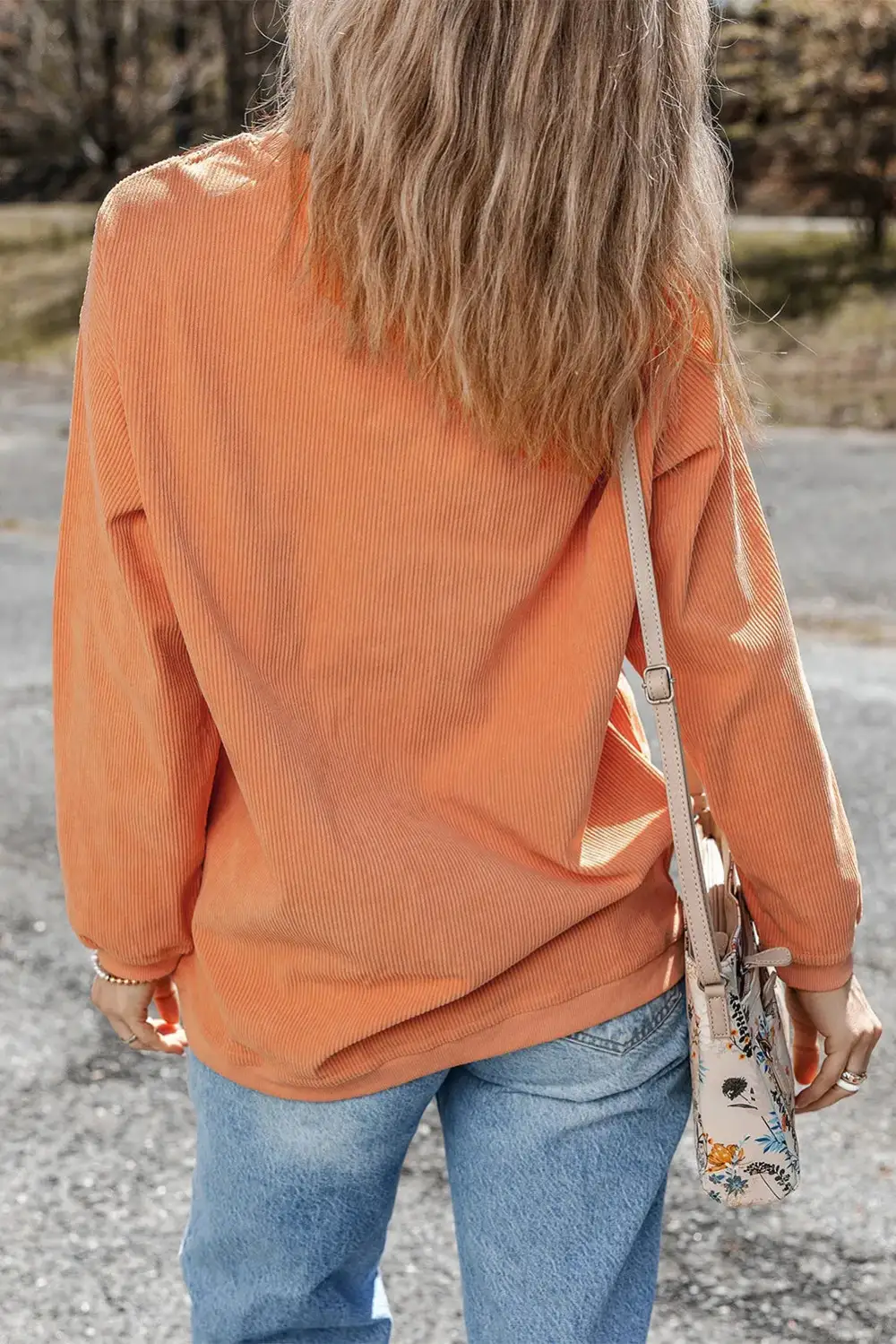 Essential Round Neck Graphic Sweatshirt