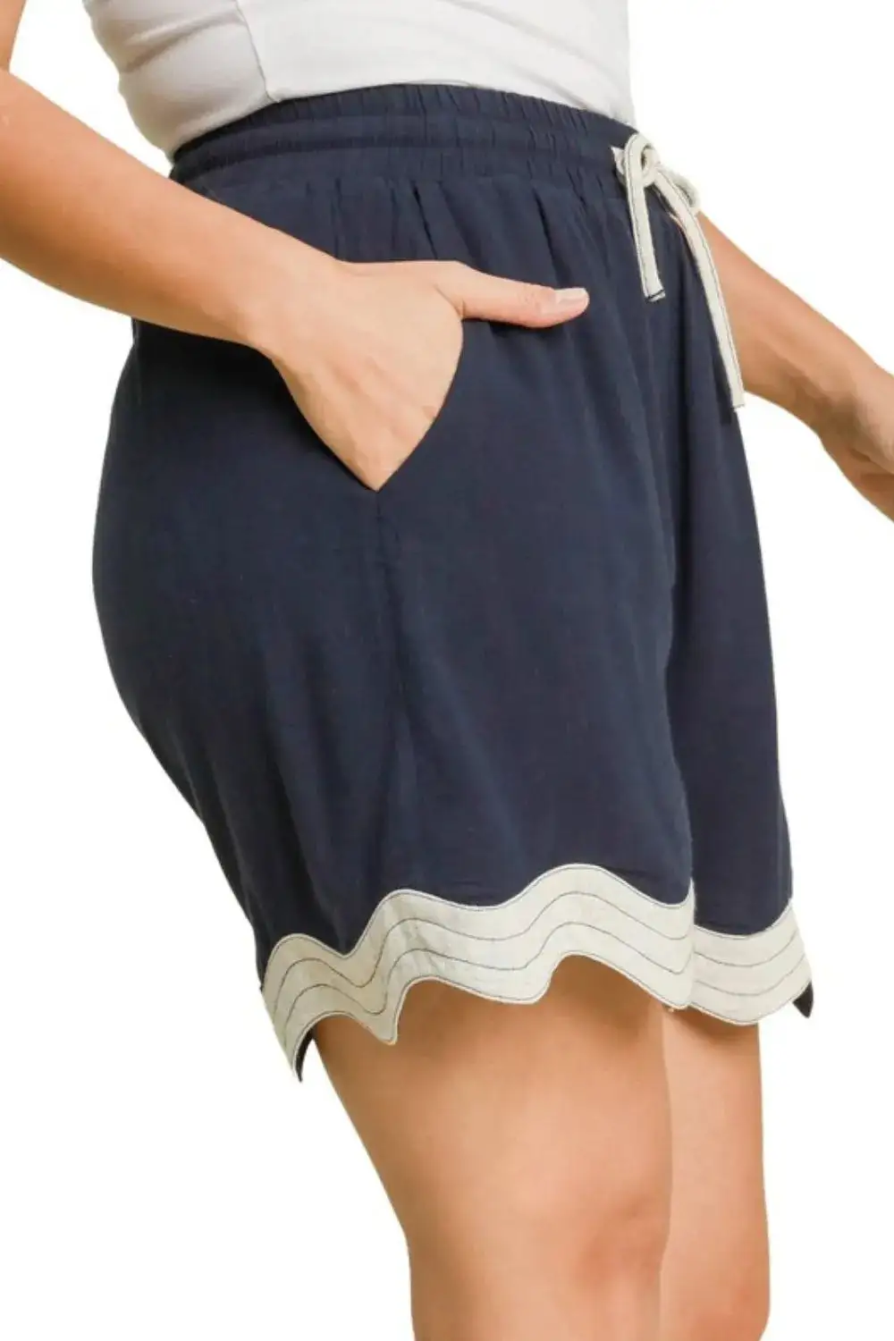 Cotton-Blend Color-Blocked Scalloped Hem Shorts