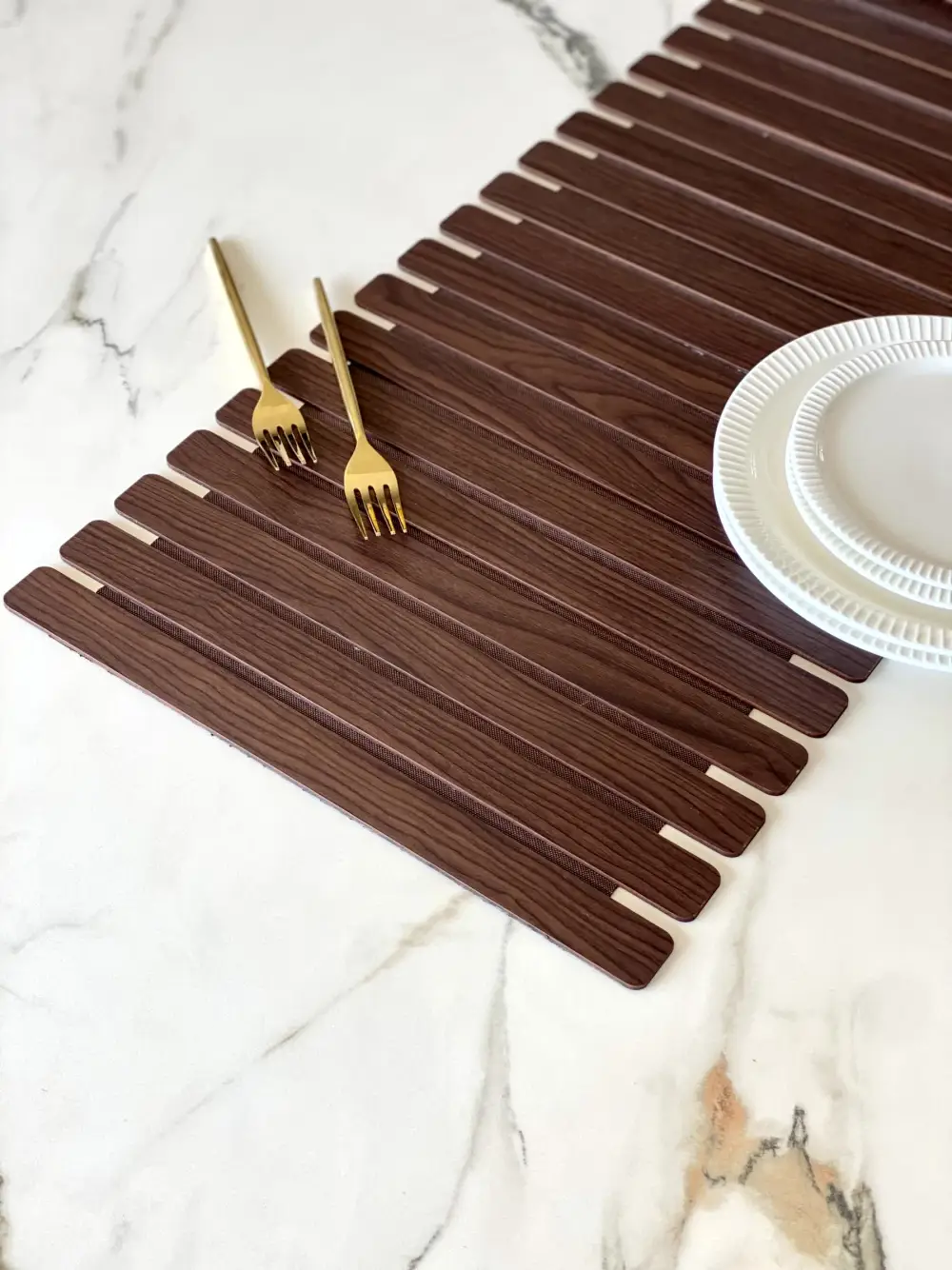 Elm Foldable Table Runner Dark Brown Feet