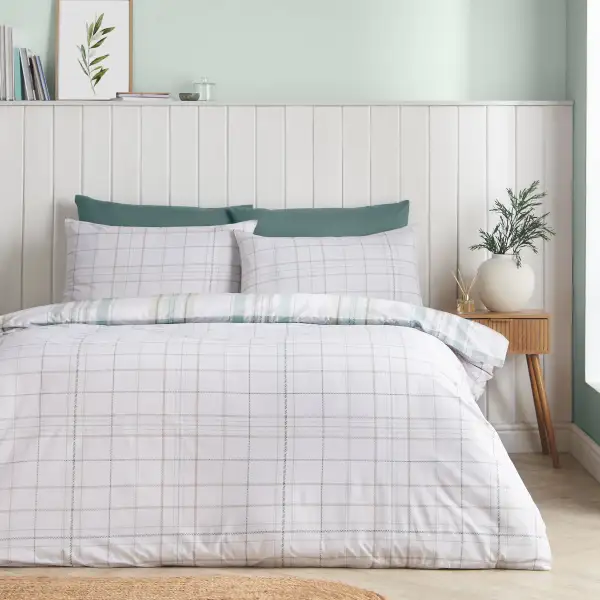 Refined Bedroom Reversible Check Cotton Duvet Cover Set
