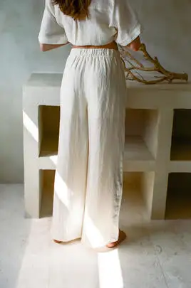 Refined Linen Relaxed Pants